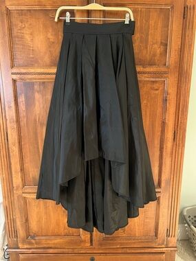 Venus Black high-low skirt | Size 4 | feels like taffeta | Shine | Like New